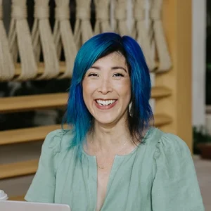 Jenn Lee Headshot